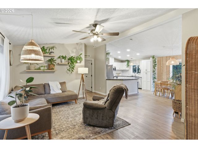 7300 Ne 410TH St, La Center, WA 98629