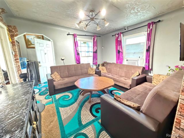 8113 Terry Street, Detroit, MI 48228