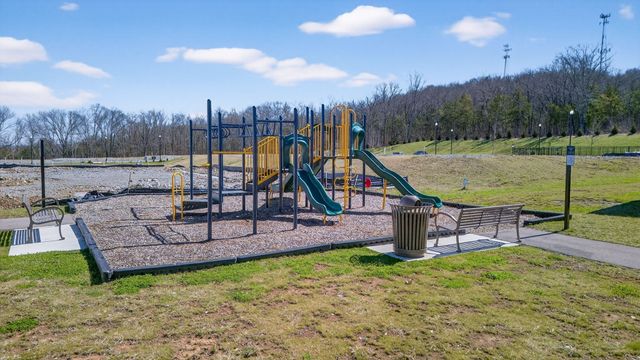 321 Panther Dr, Murfreesboro, TN 37127