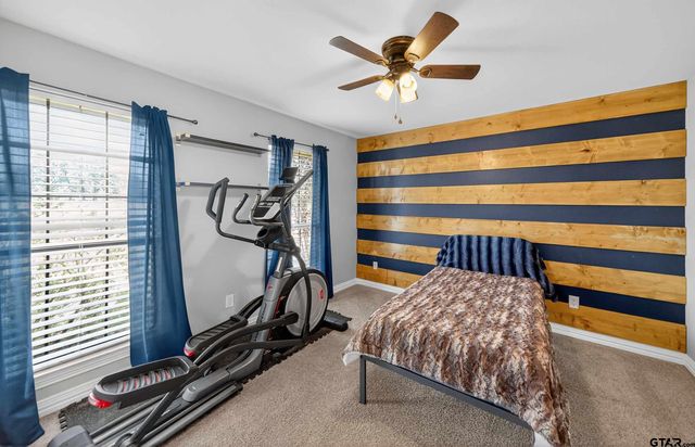 2621 Anderson County Rd 2212, Palestine, TX 75803