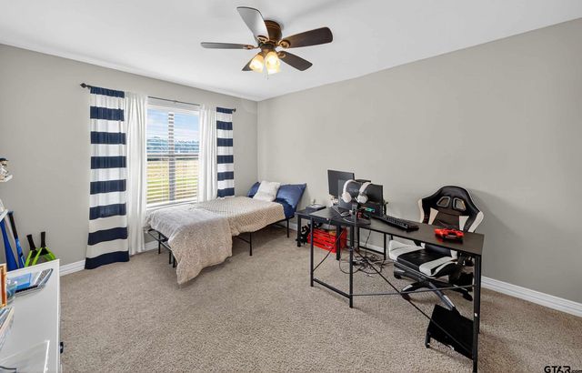 2621 Anderson County Rd 2212, Palestine, TX 75803