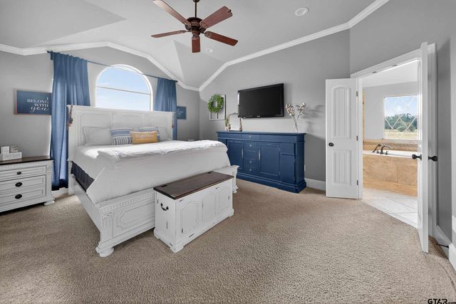 2621 Anderson County Rd 2212, Palestine, TX 75803