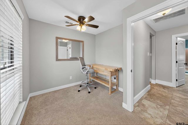 2621 Anderson County Rd 2212, Palestine, TX 75803