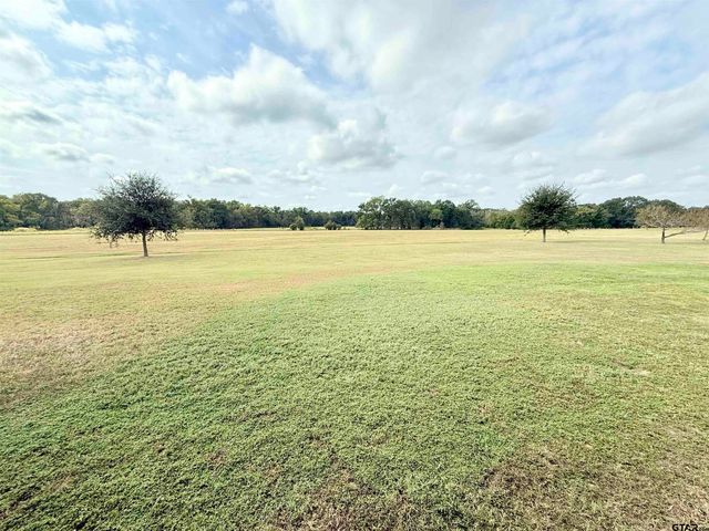 2621 Anderson County Rd 2212, Palestine, TX 75803