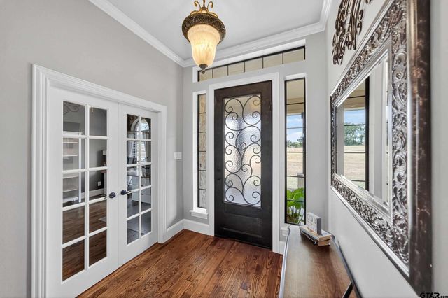 2621 Anderson County Rd 2212, Palestine, TX 75803