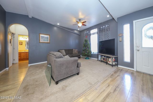 9301 W Bruce Street, Tucson, AZ 85735