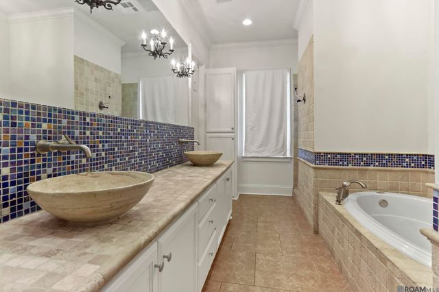 10753 Oakline Dr, Baton Rouge, LA 70809