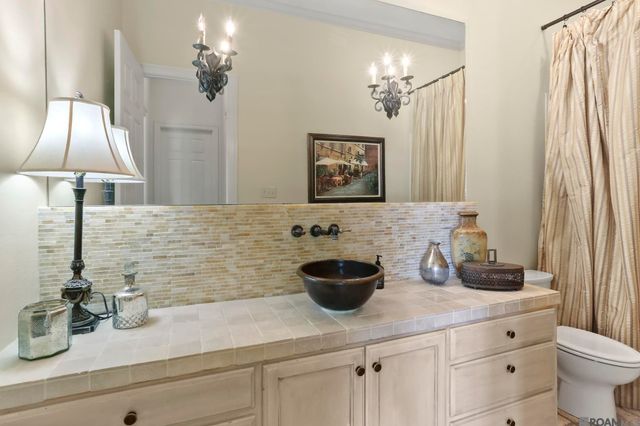 10753 Oakline Dr, Baton Rouge, LA 70809