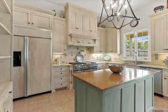 10753 Oakline Dr, Baton Rouge, LA 70809