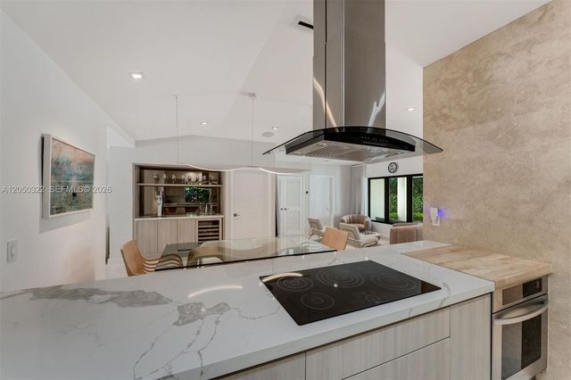771 Fairway Dr, Miami Beach, FL 33141