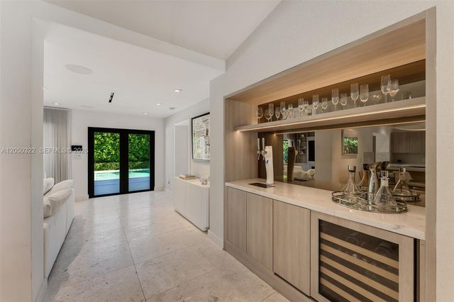 771 Fairway Dr, Miami Beach, FL 33141