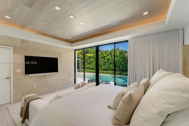 771 Fairway Dr, Miami Beach, FL 33141