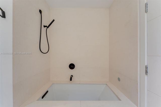 771 Fairway Dr, Miami Beach, FL 33141
