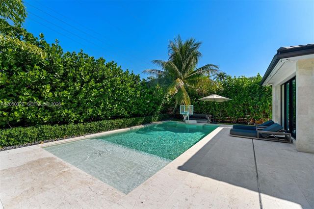 771 Fairway Dr, Miami Beach, FL 33141