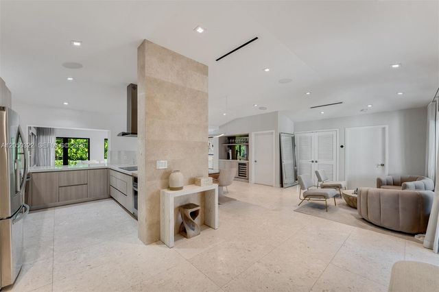 771 Fairway Dr, Miami Beach, FL 33141