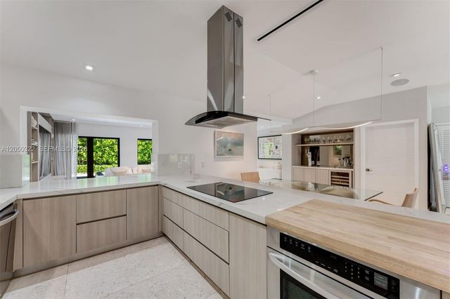 771 Fairway Dr, Miami Beach, FL 33141