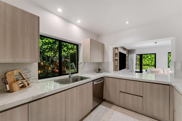 771 Fairway Dr, Miami Beach, FL 33141