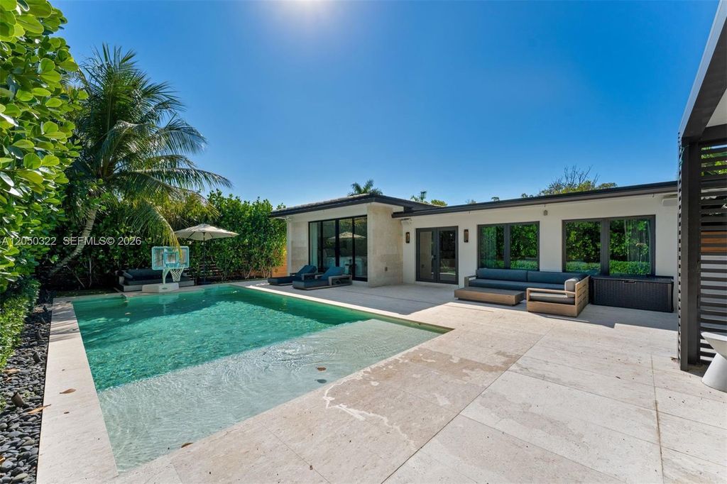 771 Fairway Dr, Miami Beach, FL 33141