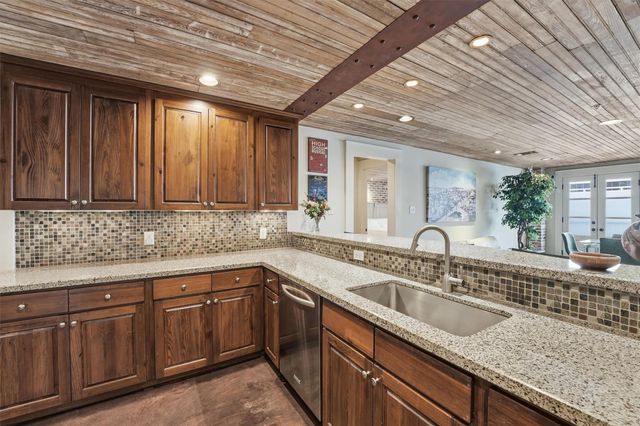 2214 Post Office Street 1A, Galveston, TX 77550