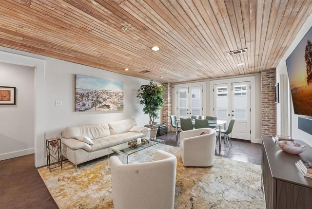 2214 Post Office Street 1A, Galveston, TX 77550