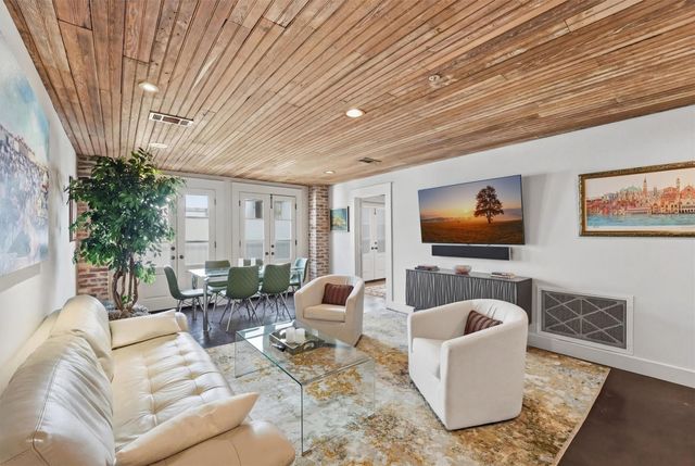 2214 Post Office Street 1A, Galveston, TX 77550