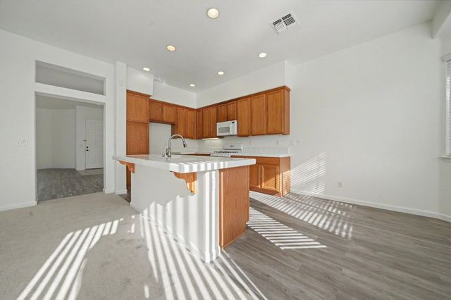 9721 Sand Hollow Way, Elk Grove, CA 95757