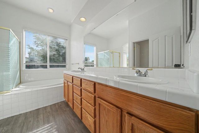 9721 Sand Hollow Way, Elk Grove, CA 95757