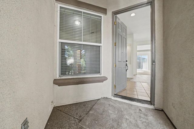 9721 Sand Hollow Way, Elk Grove, CA 95757