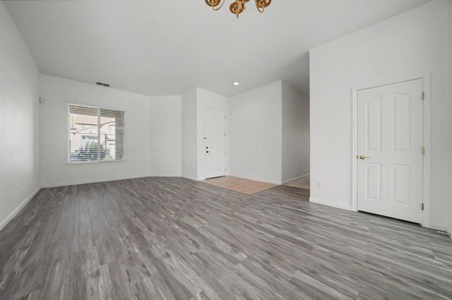 9721 Sand Hollow Way, Elk Grove, CA 95757