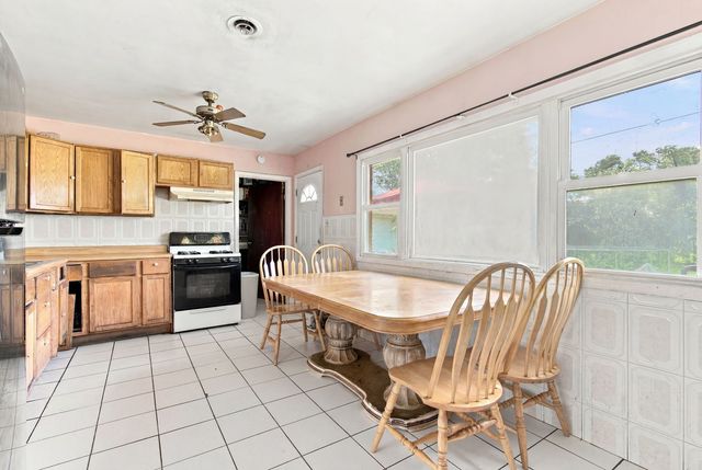440 Flagstaff Lane, Hoffman Estates, IL 60169