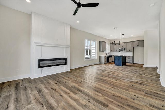 115 Retreat LN, Huddleston, VA 24104