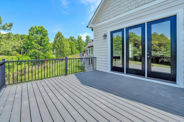 115 Retreat LN, Huddleston, VA 24104