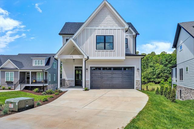 115 Retreat LN, Huddleston, VA 24104
