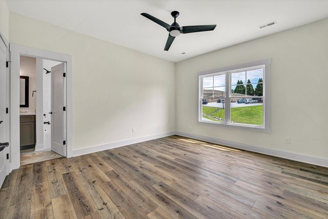 115 Retreat LN, Huddleston, VA 24104