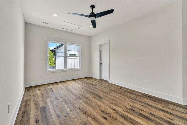 115 Retreat LN, Huddleston, VA 24104