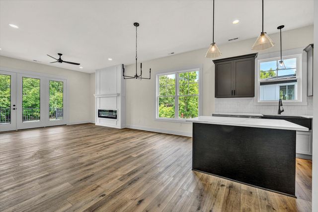 115 Retreat LN, Huddleston, VA 24104