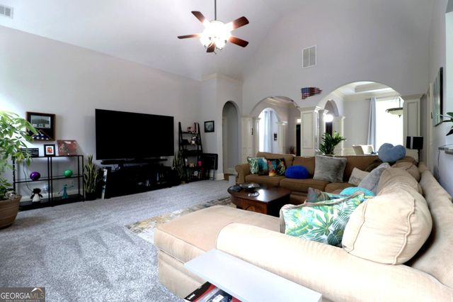 4684 Martins Crossing West Drive, Flowery Branch, GA 30542