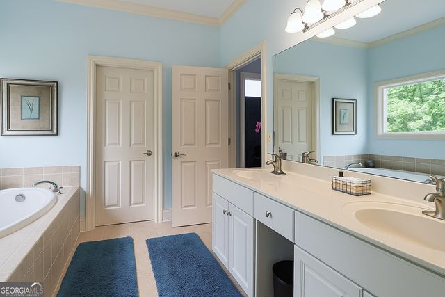 4684 Martins Crossing West Drive, Flowery Branch, GA 30542