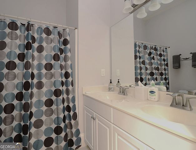 4684 Martins Crossing West Drive, Flowery Branch, GA 30542