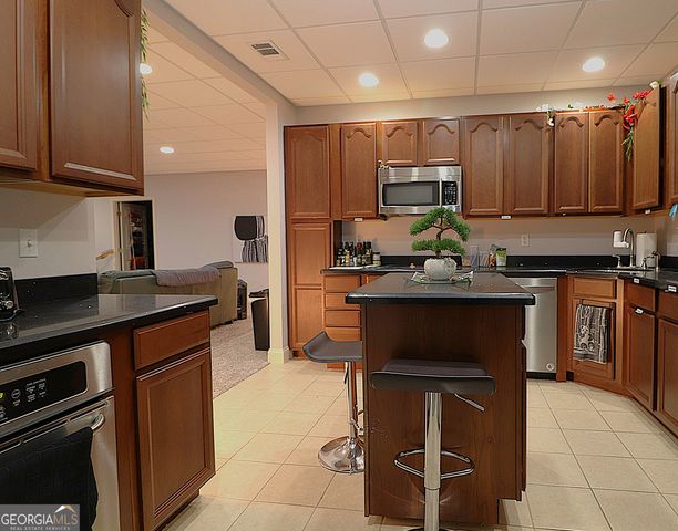 4684 Martins Crossing West Drive, Flowery Branch, GA 30542