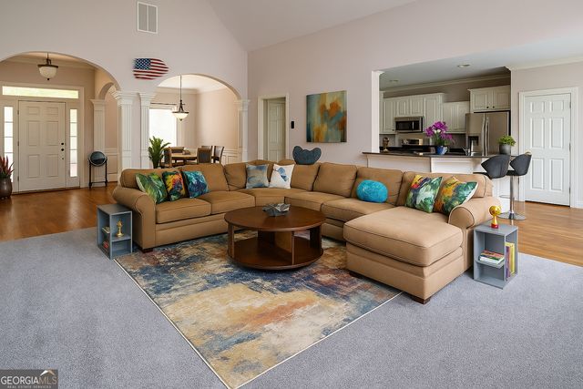 4684 Martins Crossing West Drive, Flowery Branch, GA 30542