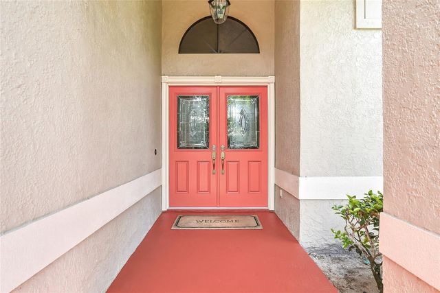 5274 WHITE SAND CIRCLE NE, St Petersburg, FL 33703