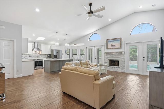 5274 WHITE SAND CIRCLE NE, St Petersburg, FL 33703