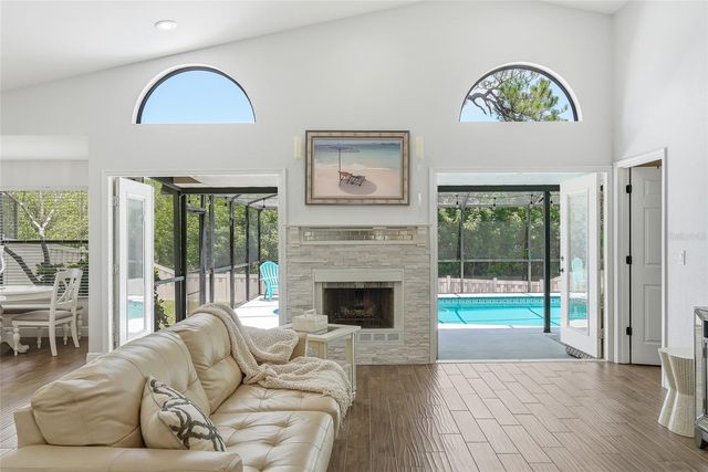 5274 WHITE SAND CIRCLE NE, St Petersburg, FL 33703