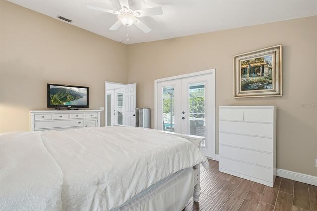 5274 WHITE SAND CIRCLE NE, St Petersburg, FL 33703