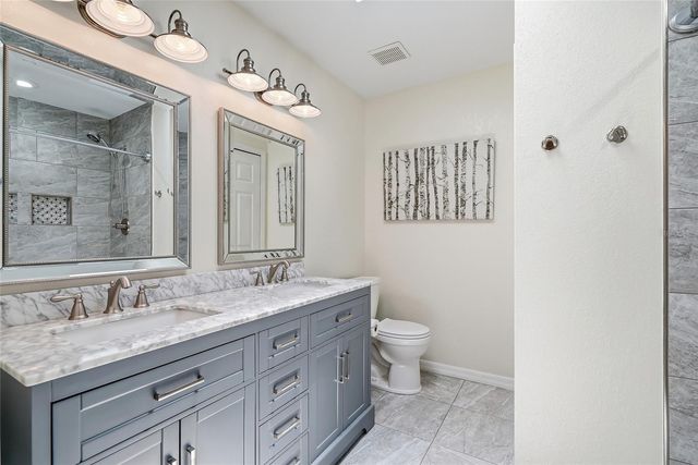 5274 WHITE SAND CIRCLE NE, St Petersburg, FL 33703