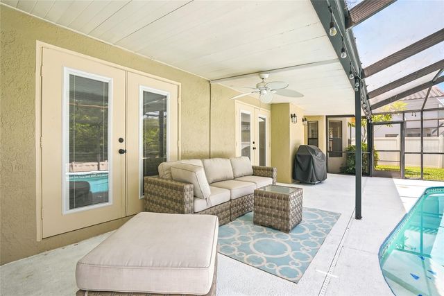 5274 WHITE SAND CIRCLE NE, St Petersburg, FL 33703