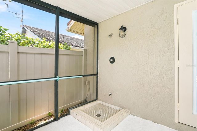 5274 WHITE SAND CIRCLE NE, St Petersburg, FL 33703