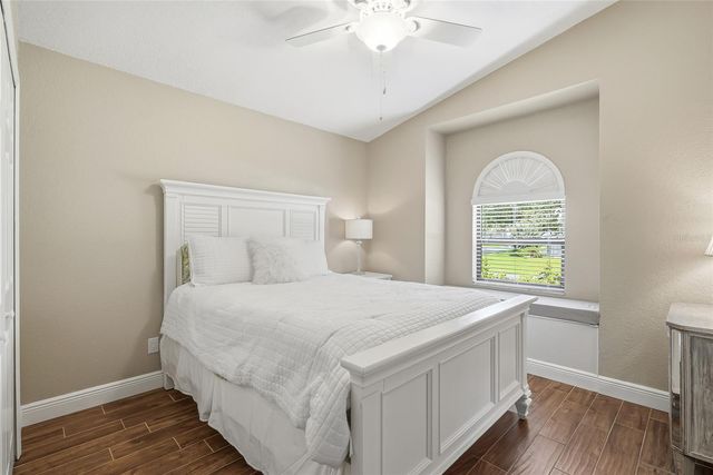 5274 WHITE SAND CIRCLE NE, St Petersburg, FL 33703