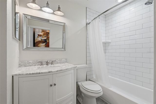 5274 WHITE SAND CIRCLE NE, St Petersburg, FL 33703